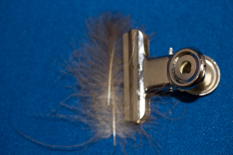 CDC-Dun- in Materialklammer aufnehmen