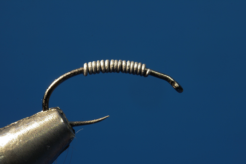 K�cherfliegenlarve Bleidrahtwicklung