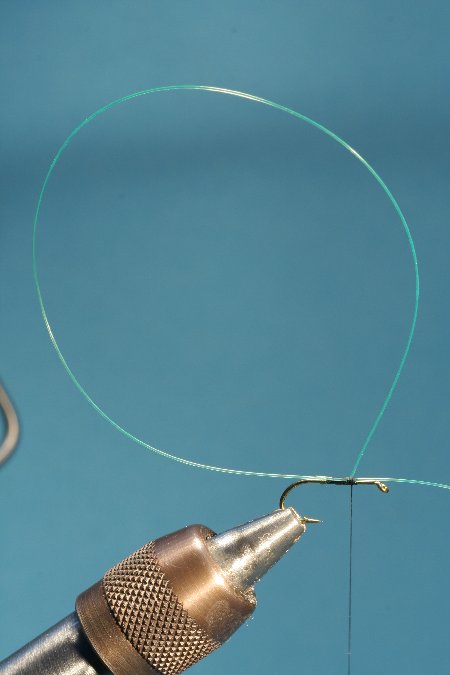 Lange Schlaufe einbinden