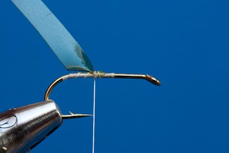 Streifen mit der Spitze einbinden