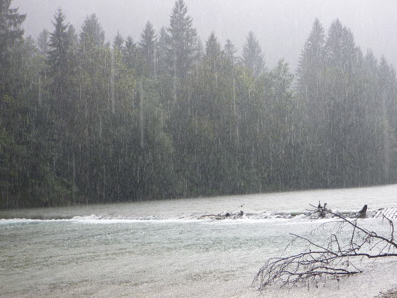 Nachmittags ein Gewitter